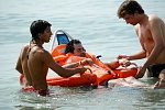 Servei d'acc&eacute;s de persones de mobilitat redu&iuml;da a l'aigua (cadira amf&iacute;bia)
